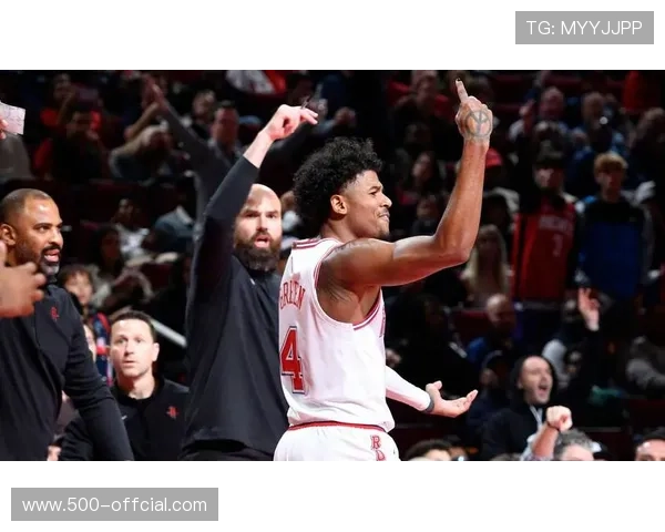 活塞黄蜂爆发大规模冲突，四名球员遭驱逐比赛中断十分钟