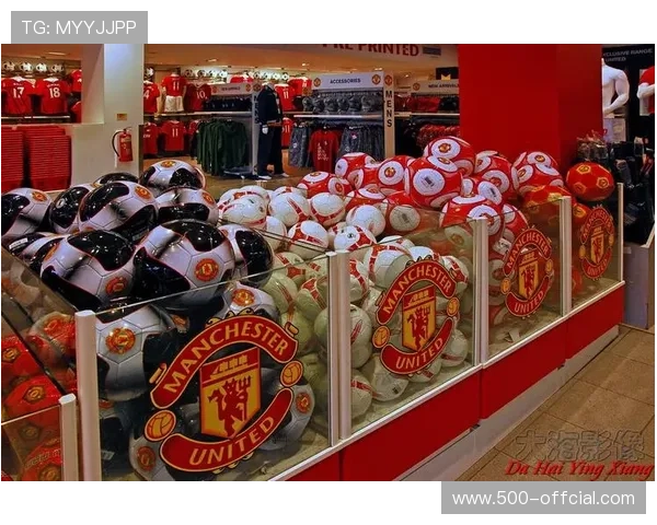 曼联情人节在老特拉福德推出浪漫套餐，情侣可享球场参观与私人包厢用餐