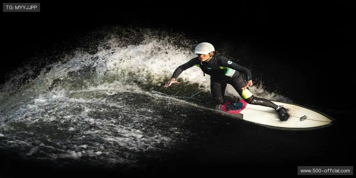 ⚽ 凌空抽射力量精准并存，全场炸裂沸腾，力量感冲破屏幕！💥